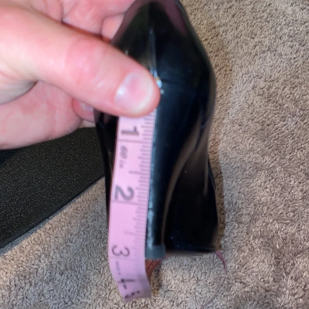 Vintage Salvatore Ferragamo Black Leather Heels Size 8 NARROW